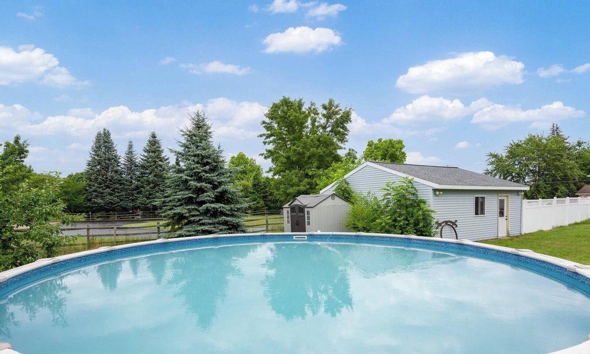 Holland House | 1 Happy Acre