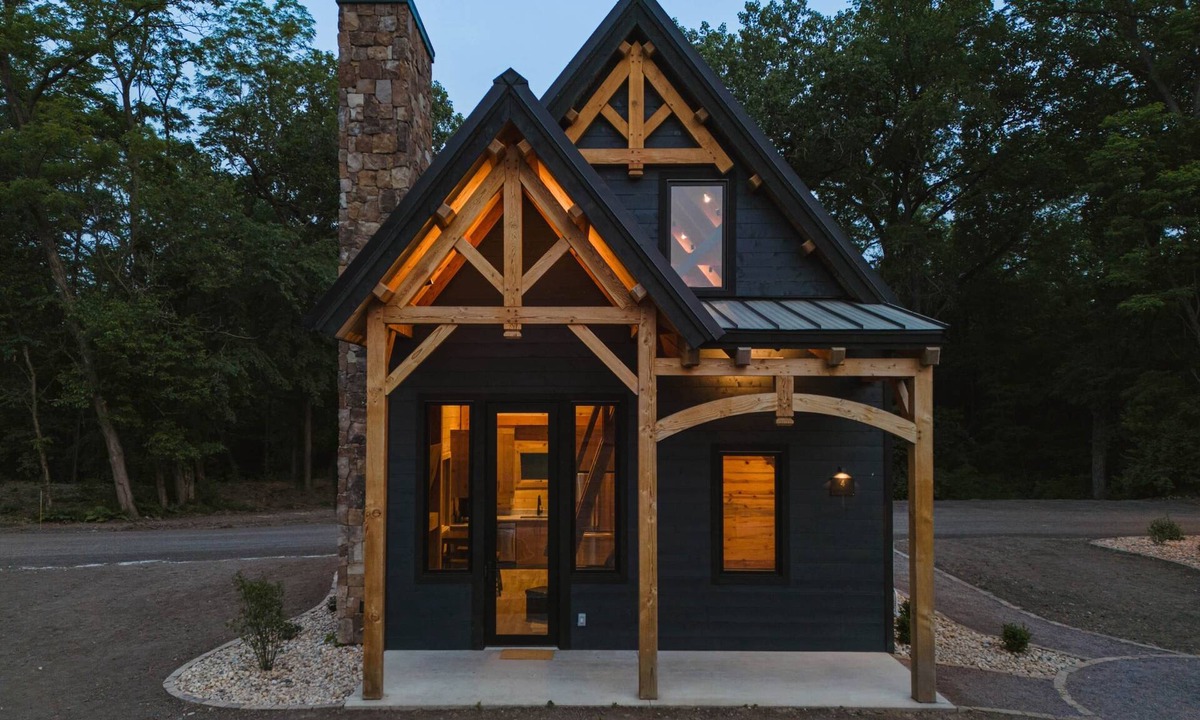 Laura House | #15 Bass Bungalow