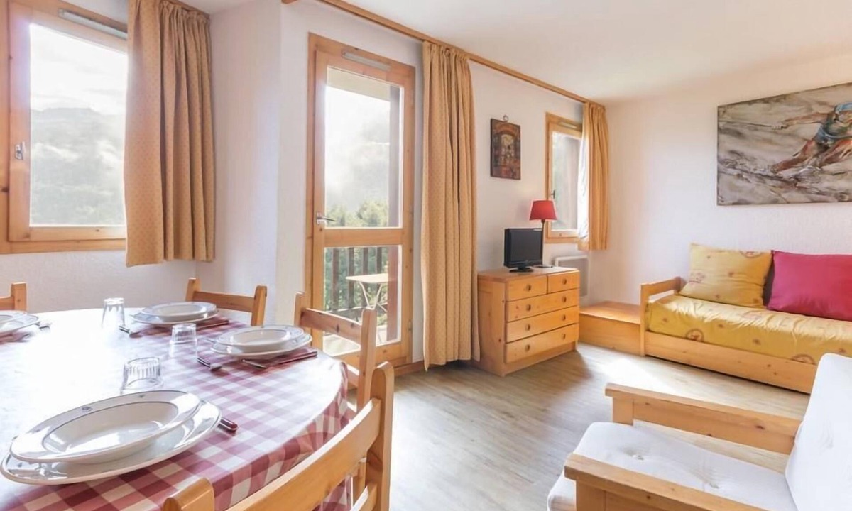Montchavin Apartment | 150m from resort center, 1st floor, balcony, tv, 33m², Montchavin La Plagne