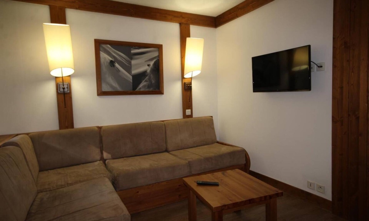 Montchavin Apartment | 150m from resort center, 2nd floor, view forest/valley, balcony, tv, ski locker, 47m²