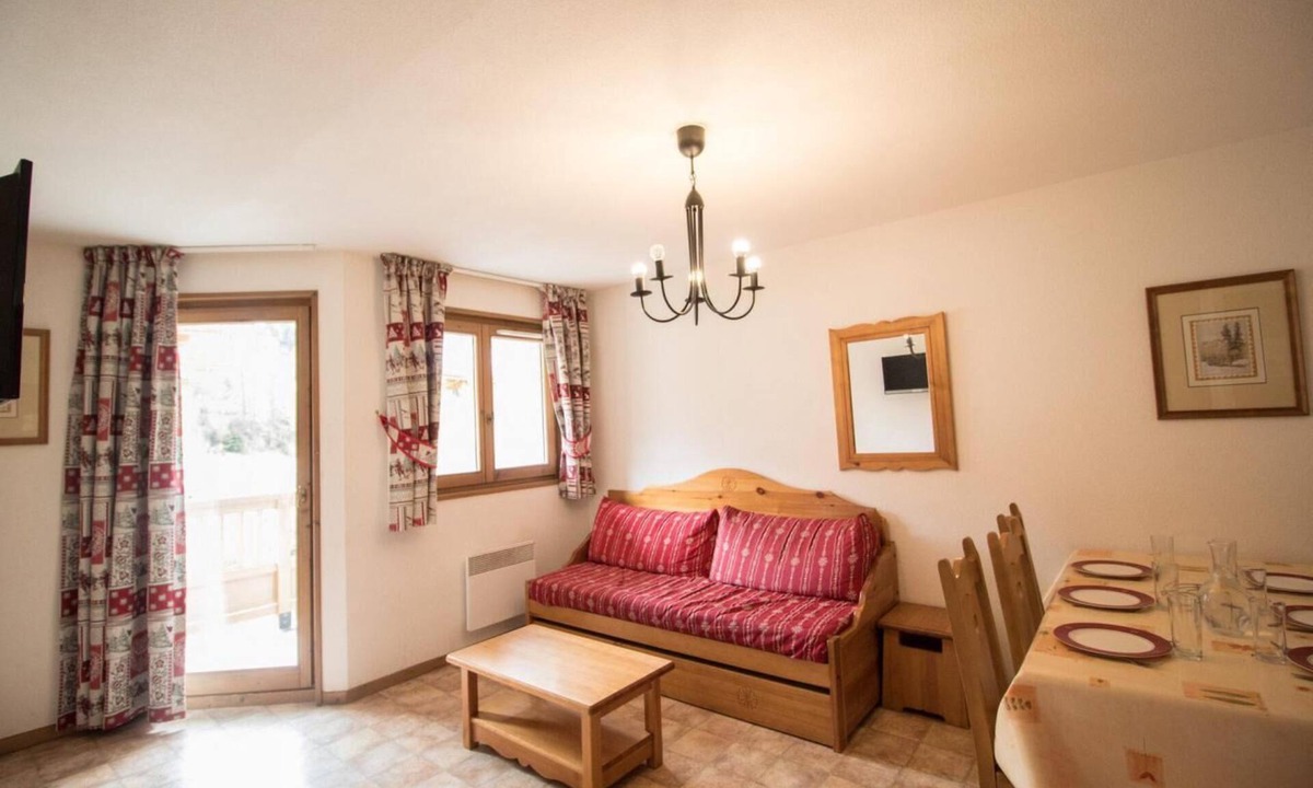 Val Cenis Apartment | 1st floor, balcony, tv, ski locker, 40m², Val Cenis