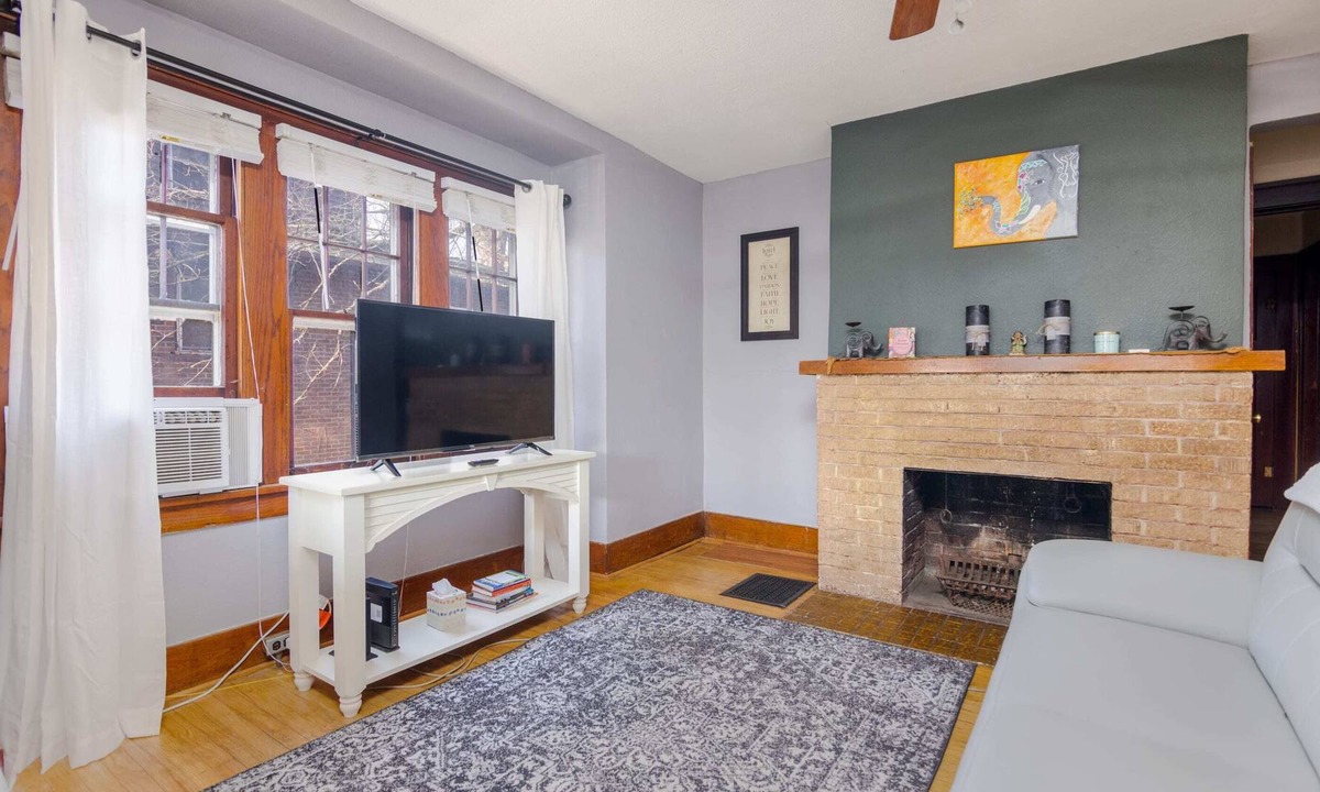 Des Moines House | 2 Bedroom Home in Quiet Neighborhood