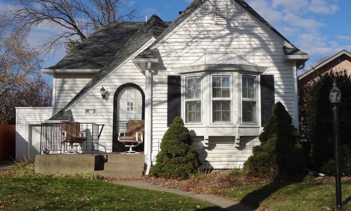 Kutzky Park House | 2 Blks St Marys 2 Main Fl Beds Bath CoveredByFaith