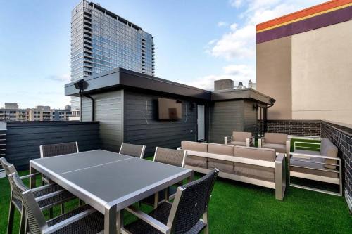 River North House | 2 Newly Built Luxury Condos with Private Roofdeck