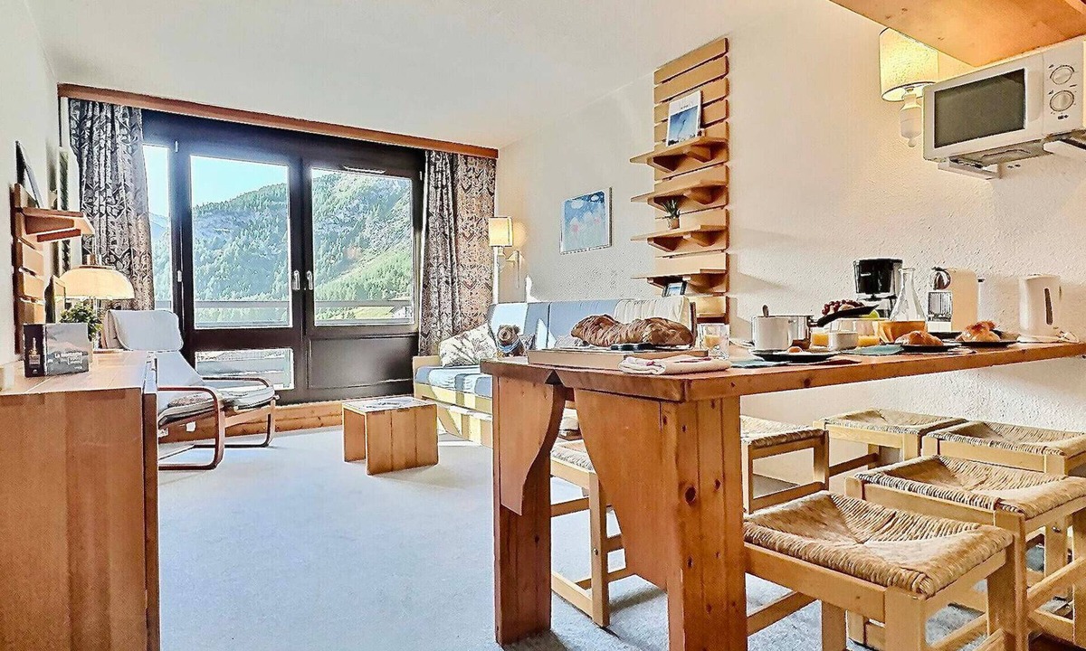Val-d'Isere Apartment | 2-room flat for 5 at the foot of the slopes in Val d'Isère