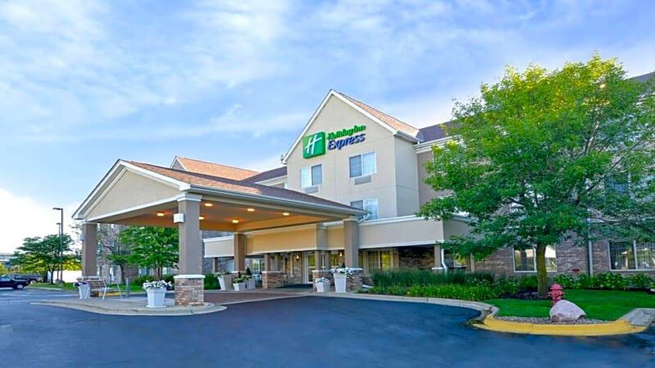 Riverwoods Hotel | 2-Star Hotel ∙ Holiday Inn Express Hotel & Suites Chicago-Deerfield/Lincolnshire, an IHG Hotel