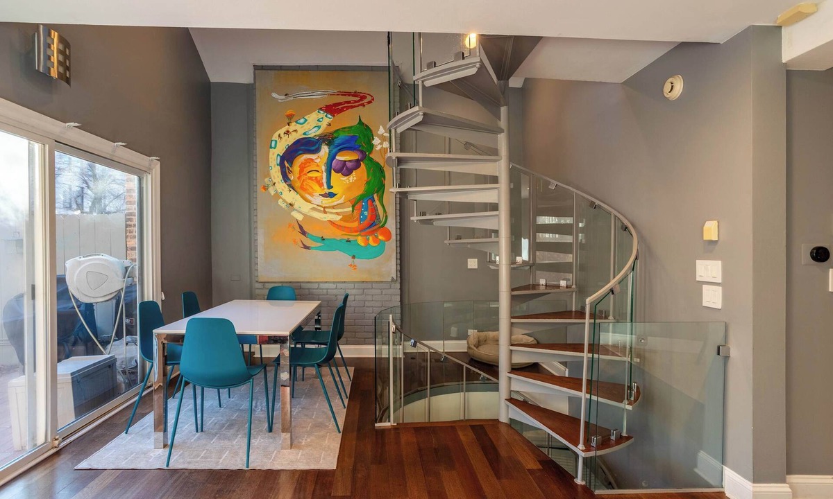 Mid-North District House | 3-Story Townhome, Free Parking, Private Patio, Washer-Dryer