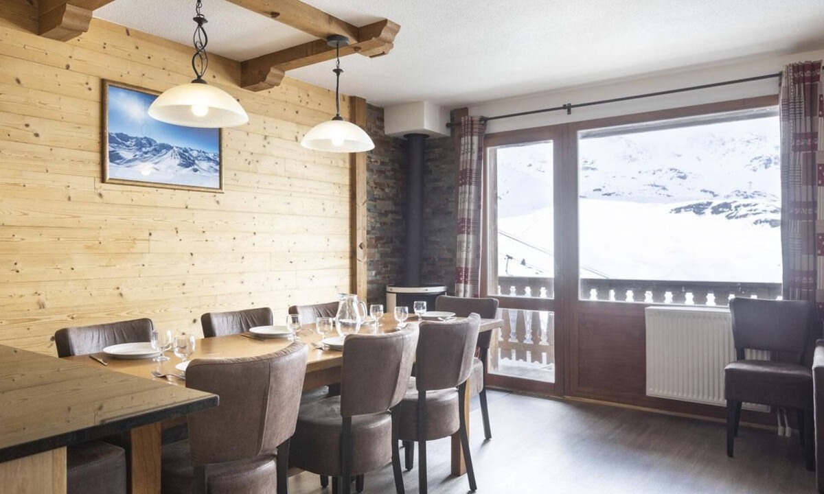 Val-Thorens Apartment | 300m from resort center, fitness, swimming pool, sauna, jacuzzi, hammam, balcony, fireplace or stove