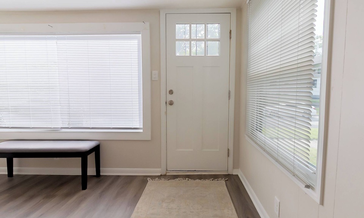 Gary House | 3BR Fully Furnished House in Gary – Sleeps 6