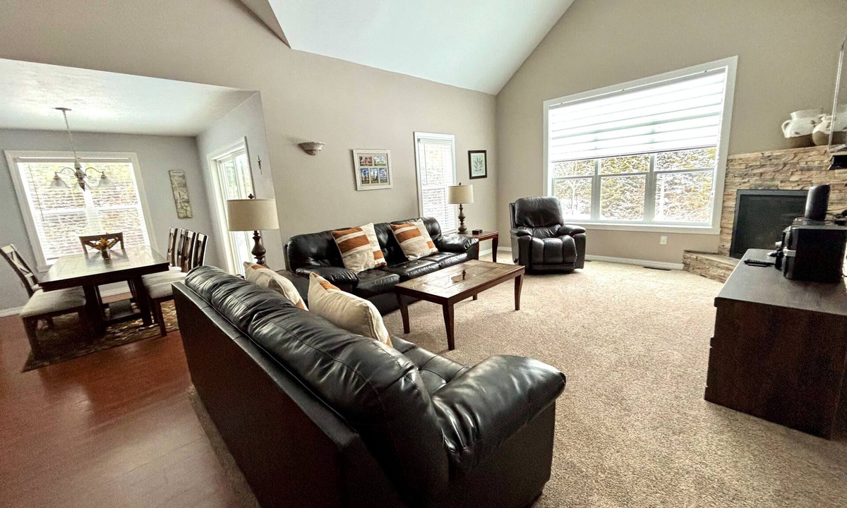 Fish Creek House | 4 Bed - Access to 20 Miles of Single Track MTN Bike Trails - Peninsula Park