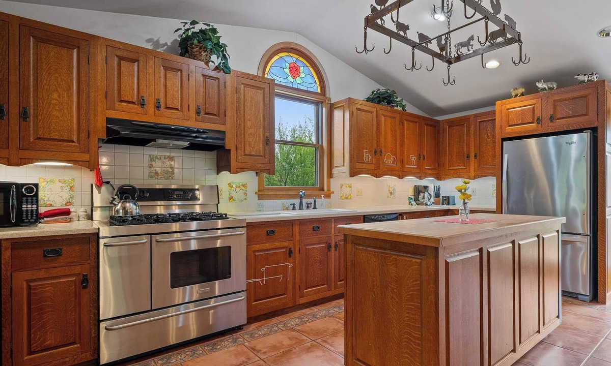 Ellison Bay Cabin | 5 Acres in Ellison Bay! The Goddess Door Family Home