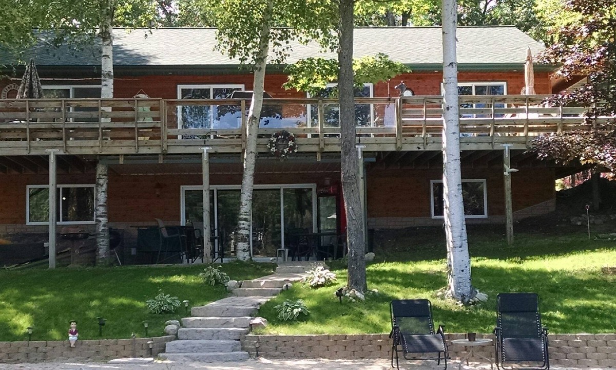Mayfield House | 50ft TO WATER~GREAT LOCATION~STOCKED WITH CONVENIENCES! License #008922