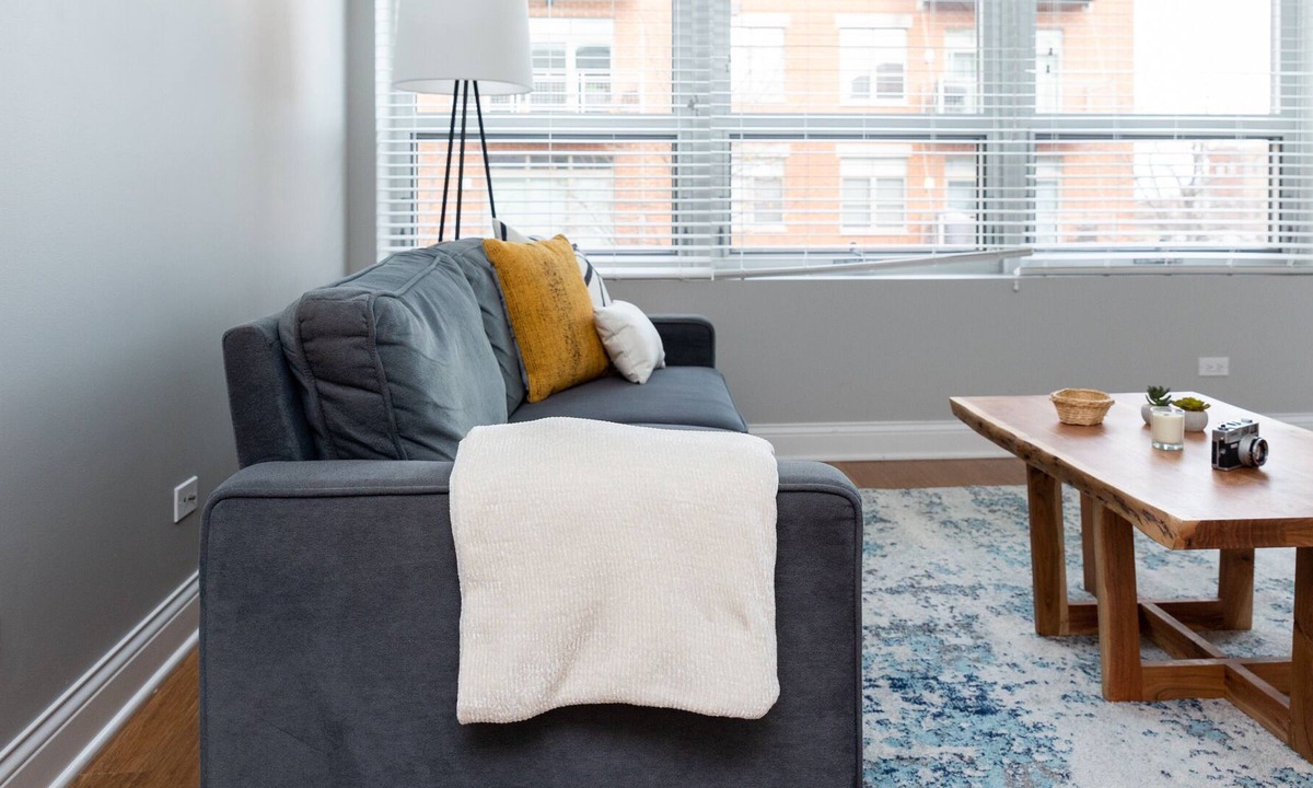 River West Apartment | 5min to Wicker, Dtown | Quiet Flat + W&D | Zencity