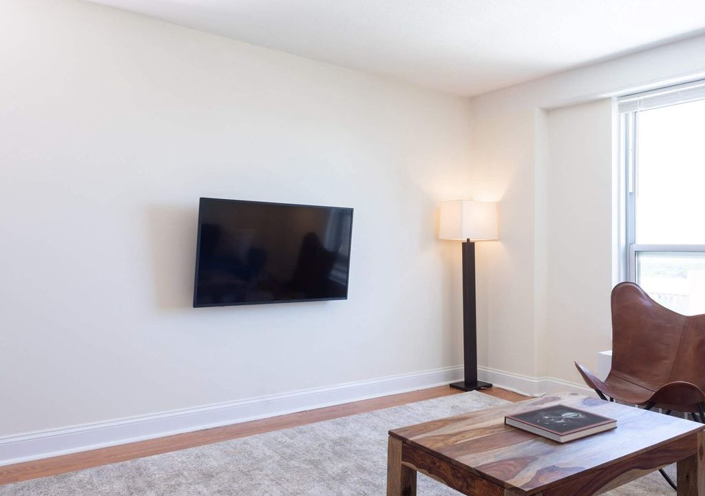 Ravenswood Apartment | 5min to Wrigley, Aragon | Quiet w/ View | Zencity