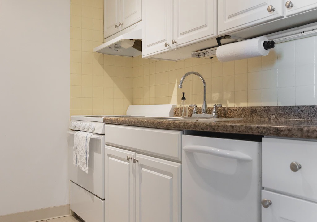 Ravenswood Apartment | 5min to Wrigley, Aragon | Quiet w/ View | Zencity