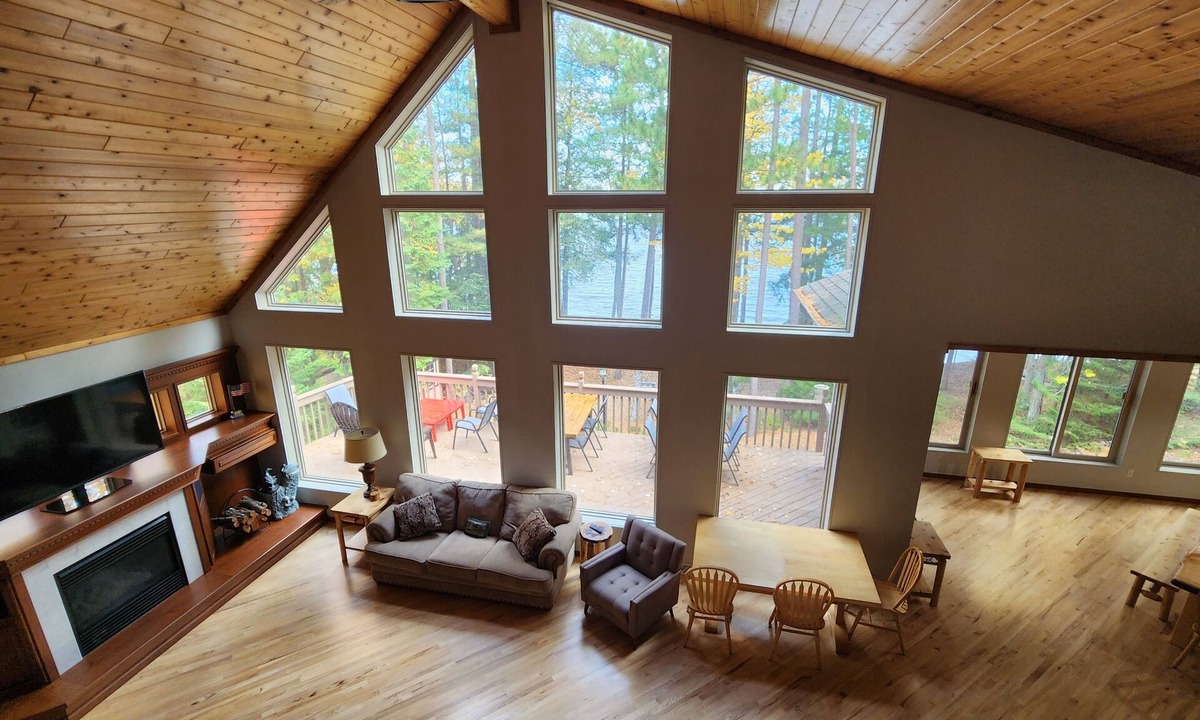 Eagle River Cabin | 6BR/3.5BA with no stairs to lake! Great location for fall in the Northwoods.