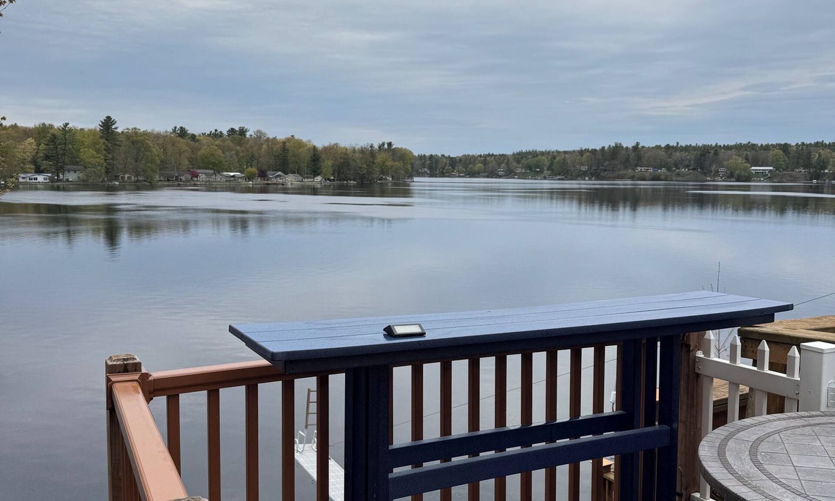 Newaygo Cottage | Adorable 3-bedroom cottage on Croton Pond. Relax and enjoy the water and view.