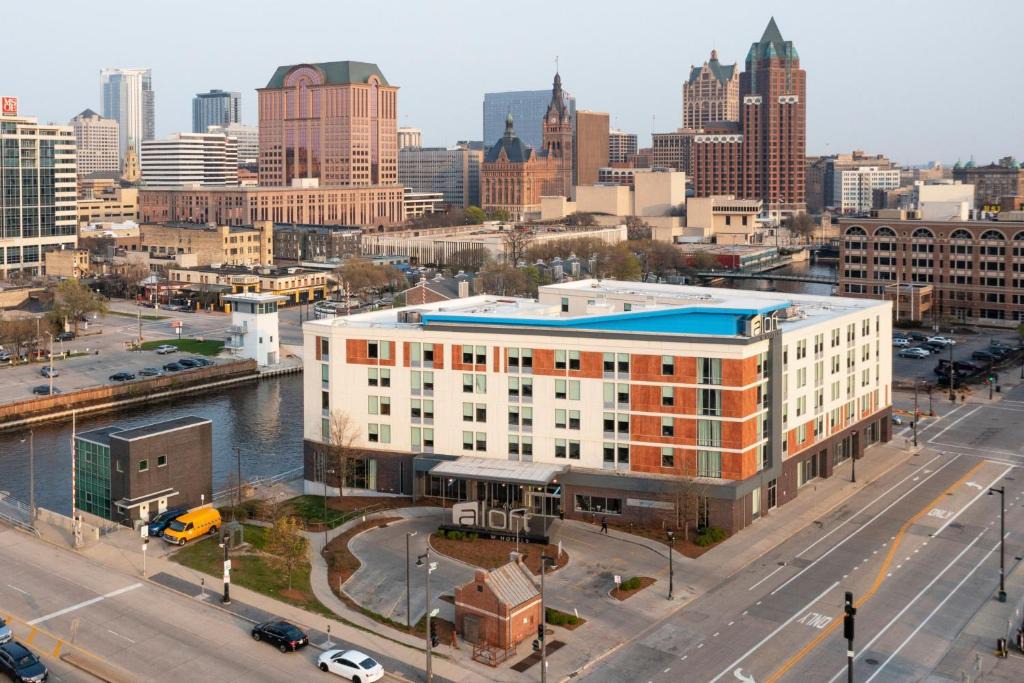 Westown Hotel | Aloft by Marriott Milwaukee Downtown