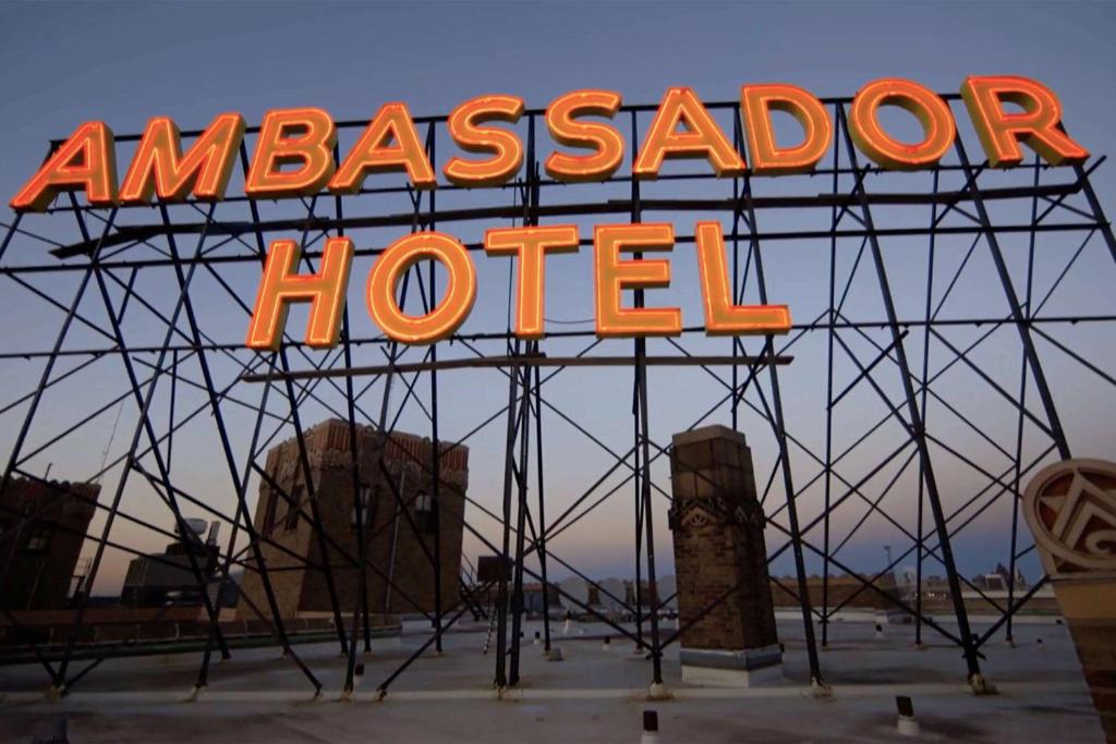 Marquette Hotel | Ambassador Hotel Milwaukee, Trademark Collection by Wyndham