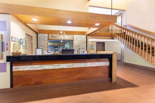 Elkhorn Hotel | AmericInn by Wyndham Elkhorn Near Lake Geneva