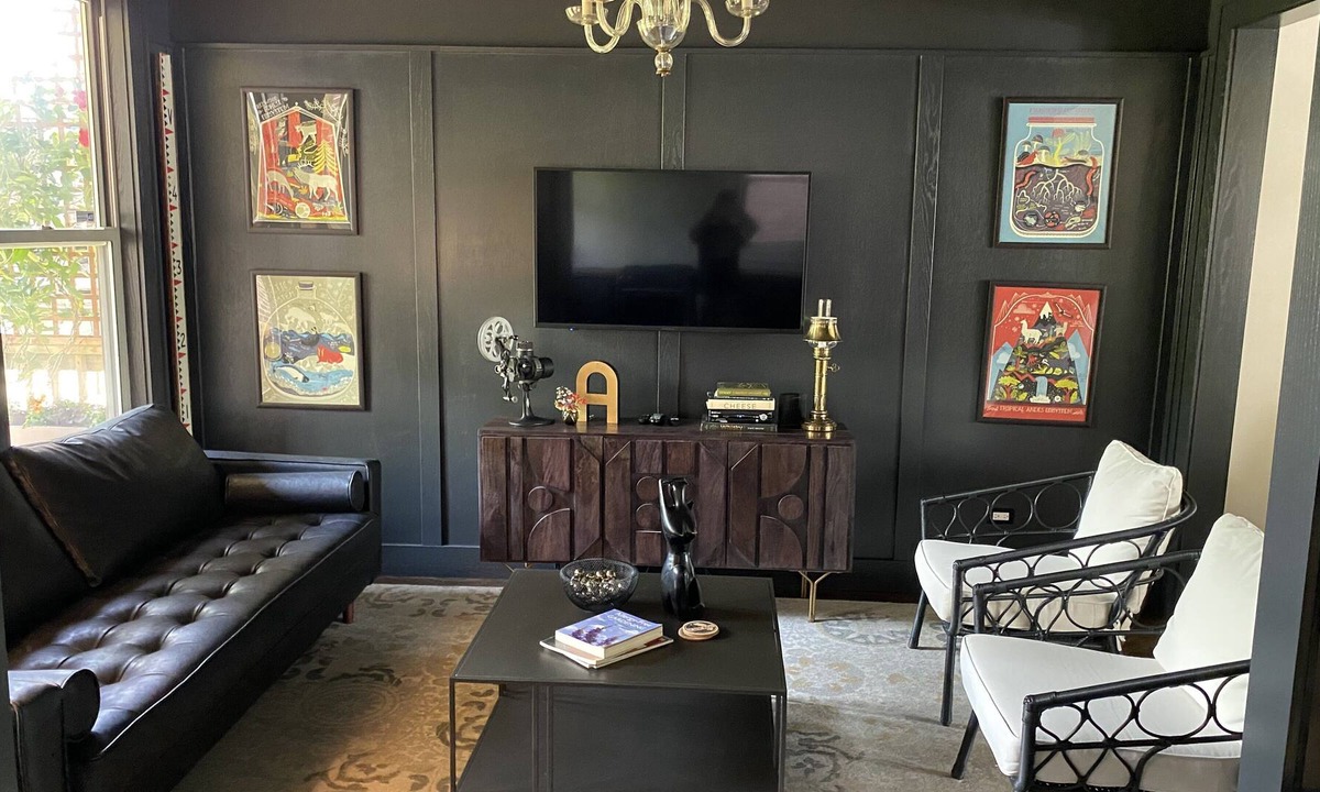 Uptown House | Andersonville / Spacious 3b / 3b / 2 decks. Cozy Bohemian Vibe. 99 Walk Score