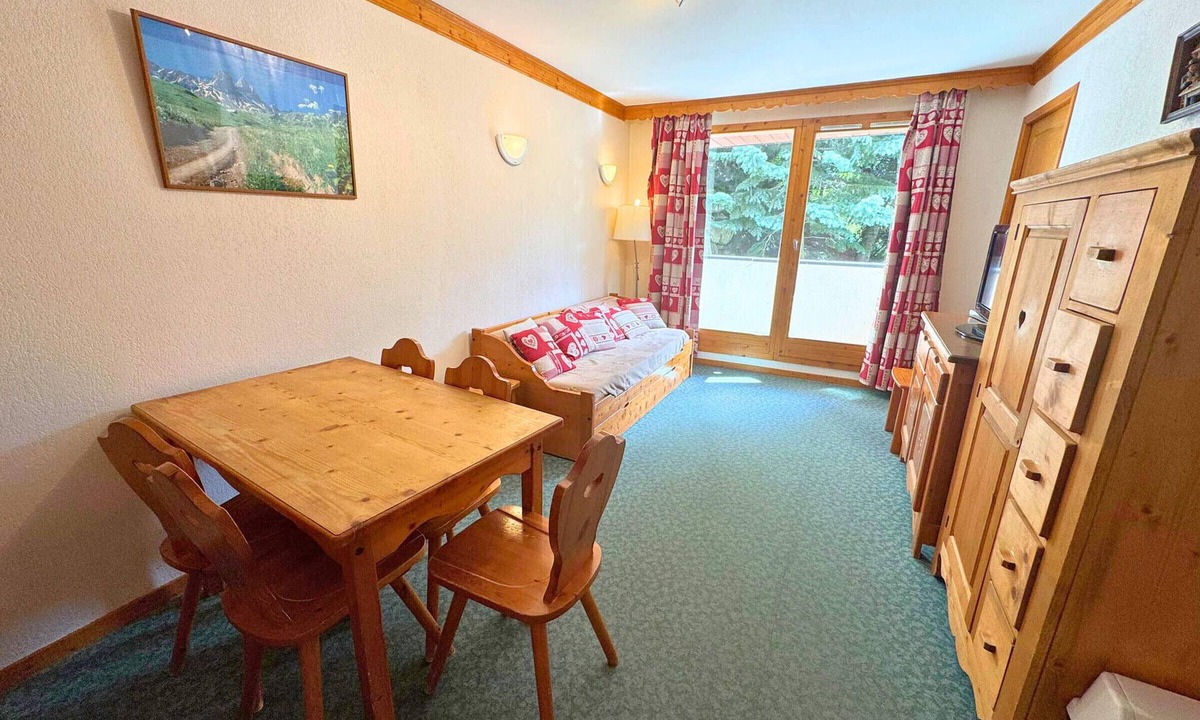 Les Bruyeres Apartment | Apartment 6 people, mountain view, Les Menuires