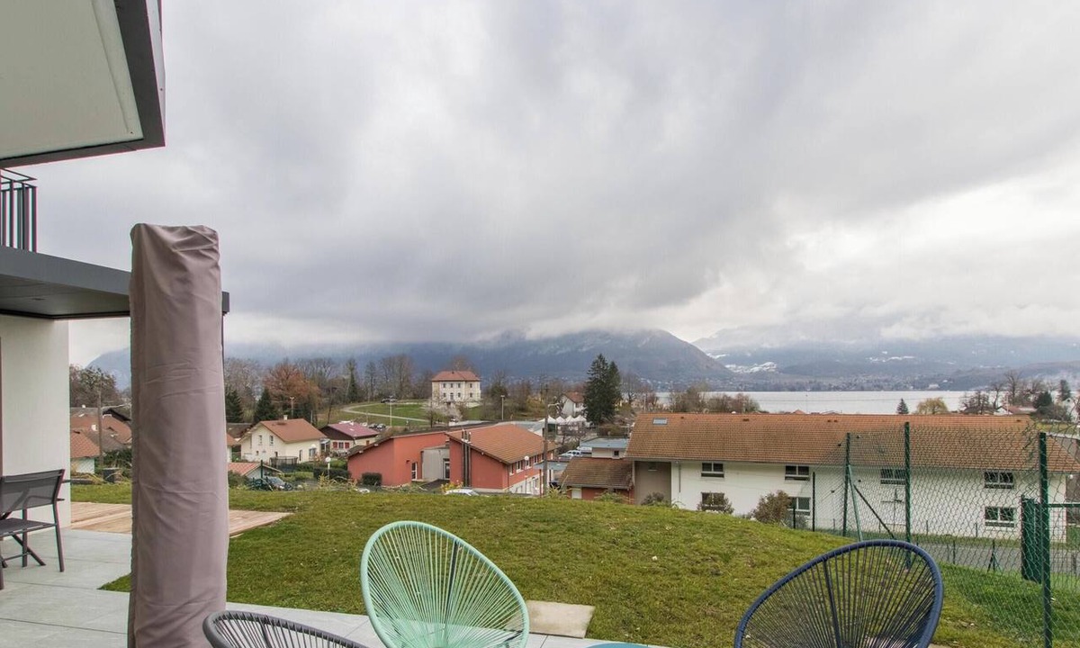 Cessenaz Apartment | Apartment-Comfort-Ensuite-Lake view-4 Etoiles