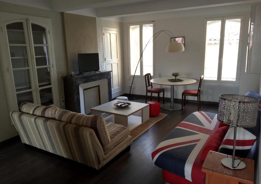 Beziers City Centre Apartment | appartement face cathédrale