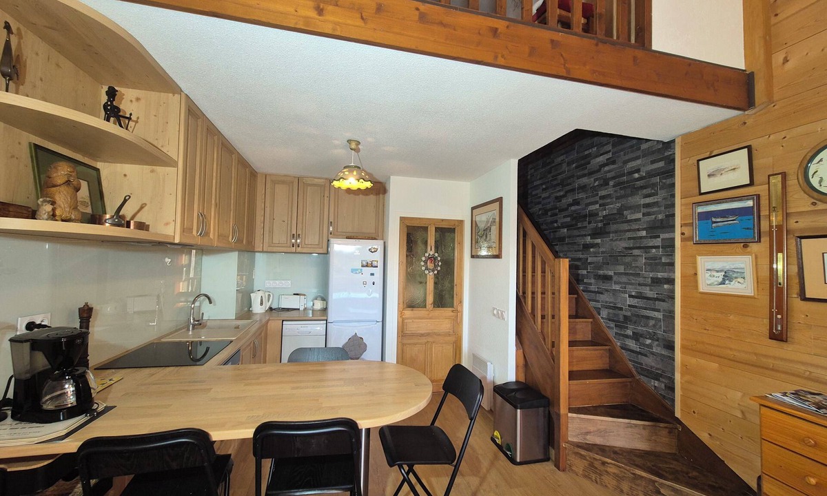 Les Deserts Apartment | Appartement familial au Revard, vue sur le jardin d'enfant et pistes