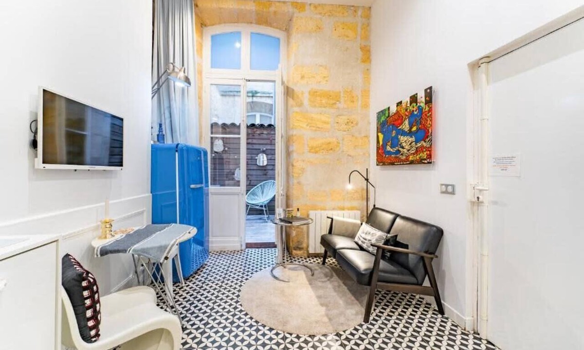 Hotel de Ville - Quinconces Apartment | Architect's studio for 2 people in the heart of the city