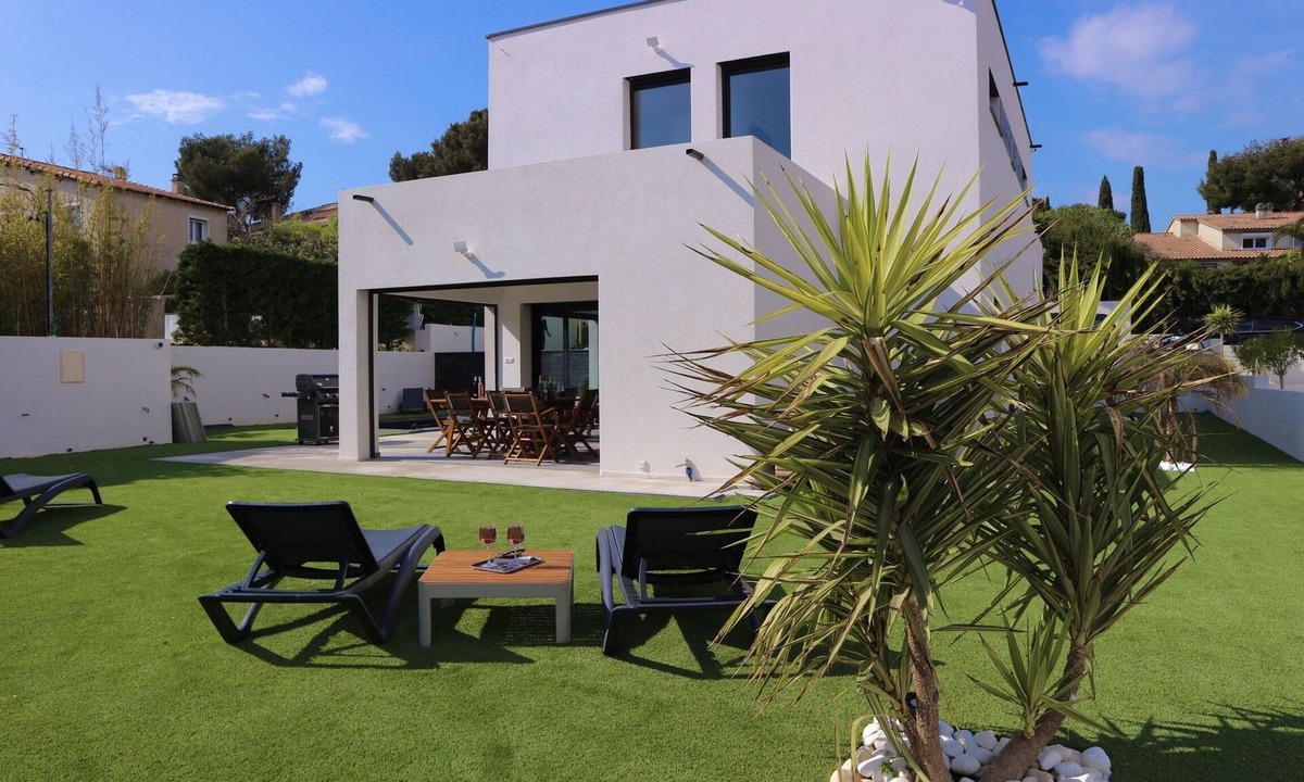 Bandol Villa | ARCHITECT VILLA Classified 5 *, 200 m², SEA 800m, Swimming pool, Sauna & Jacuzzi