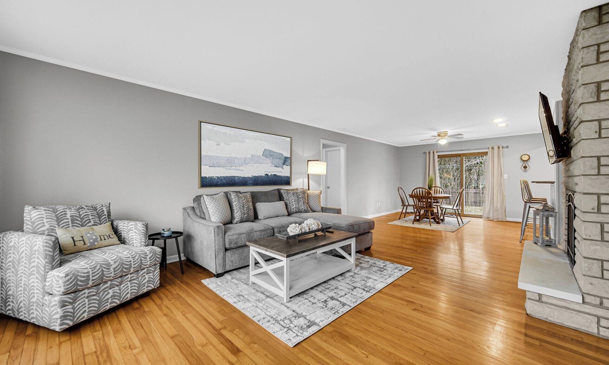 Merrillville House | AVAIL 1/3/27- Merrillville condo hospitals & shops