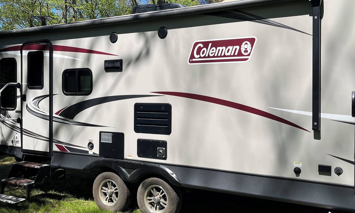 Berrien Springs House | Beautiful 1 bedroom recreational vehicle with AC in Berrien Springs