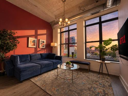 Near South Side Apartment | Beautiful 2BR with Smart TV, Gym Access & Parking Close to McCormick Place, Museums & Lake Michigan