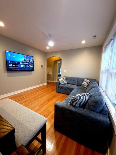 Calumet Heights Apartment | Beautiful 4 bedroom apartment near everything