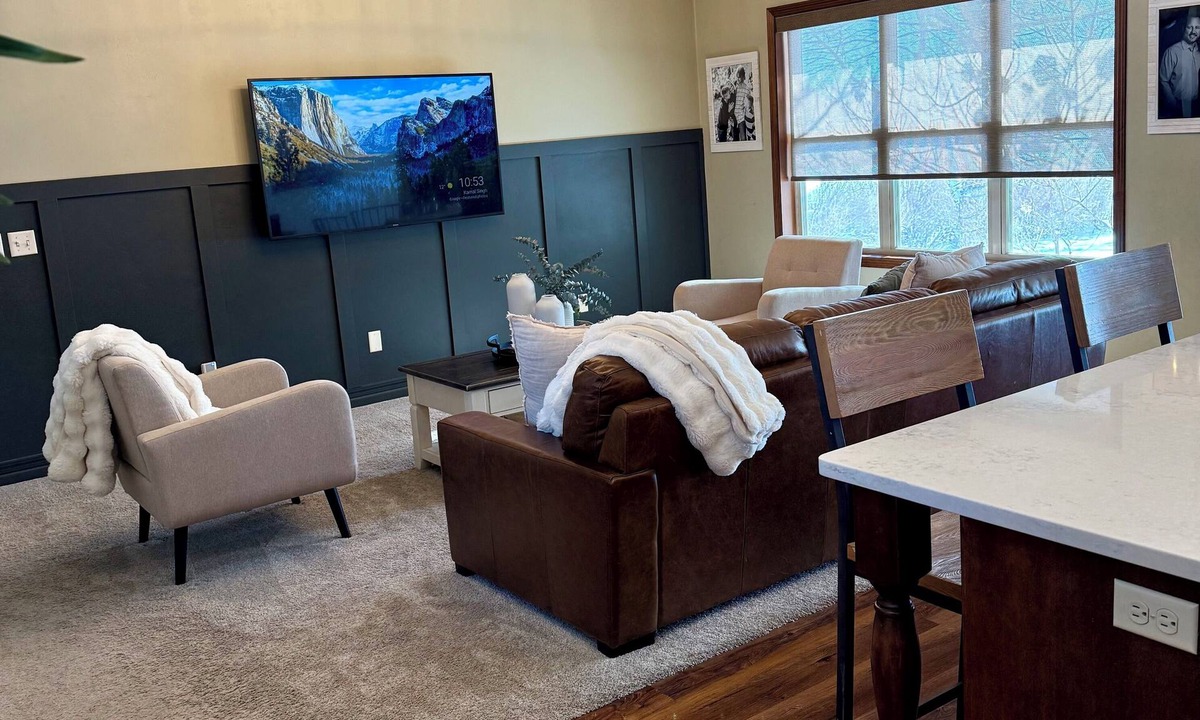 De Pere House | Beautiful 4 bedroom house located in West Depere. Just 7 miles from Lambeau!