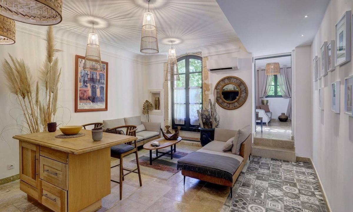 Arles City Centre Apartment | Beautiful apartment in the heart of the Roquette district, comfort assured