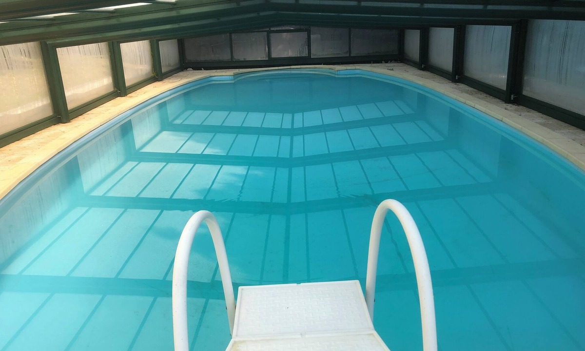 Leuhan Cottage | Beautiful Breton Barn with Pool 3 Bed, Sleeps 7. Great for groups or families