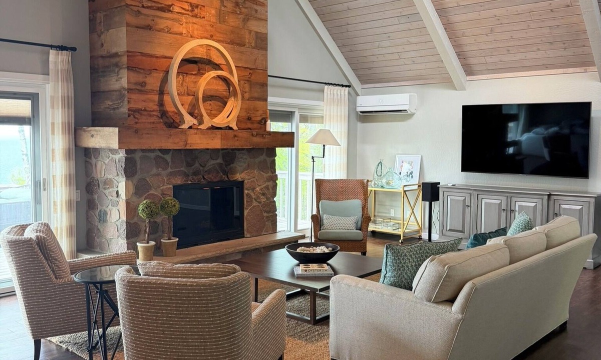Fish Creek House | Beautiful Three Bedroom Bluff Home in Fish Creek with Water Views
