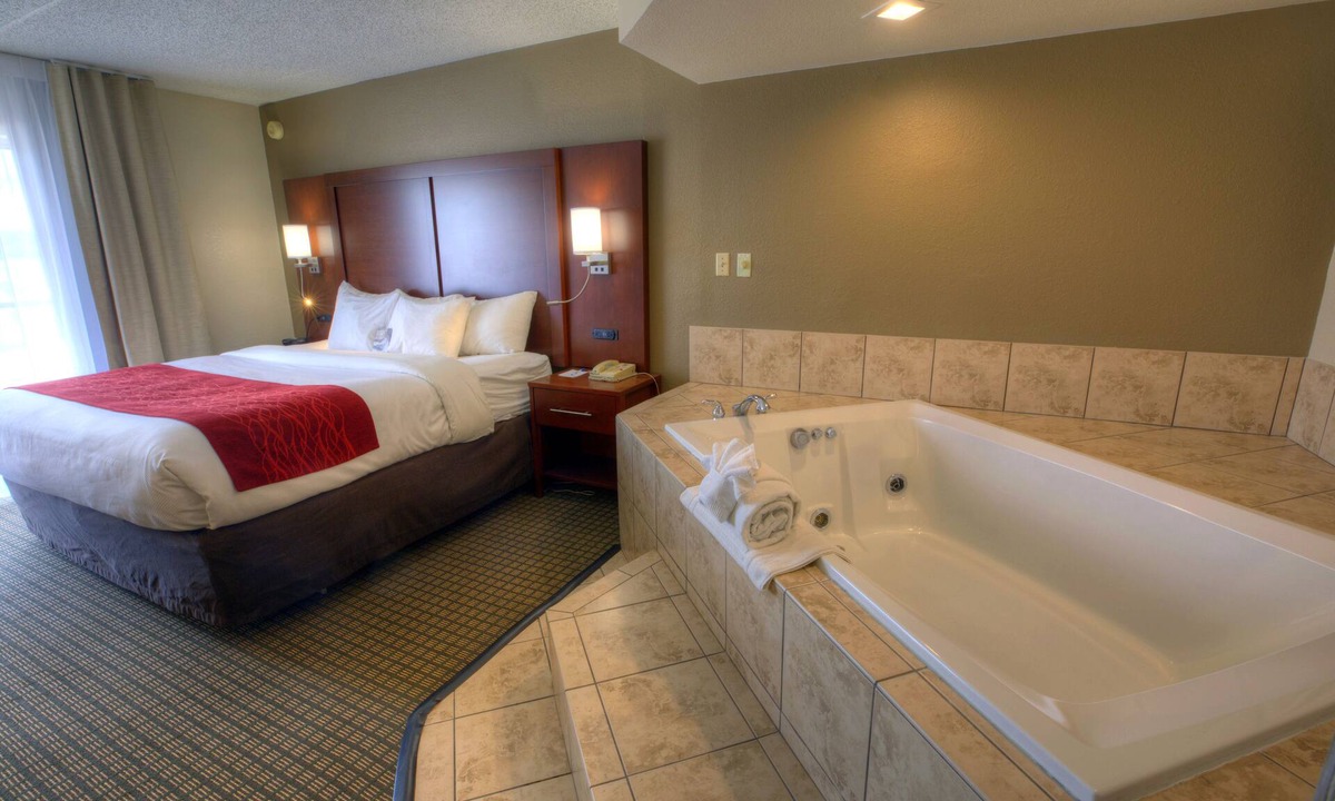 Rochelle Hotel | Best Western Rochelle Inn & Suites near DeKalb