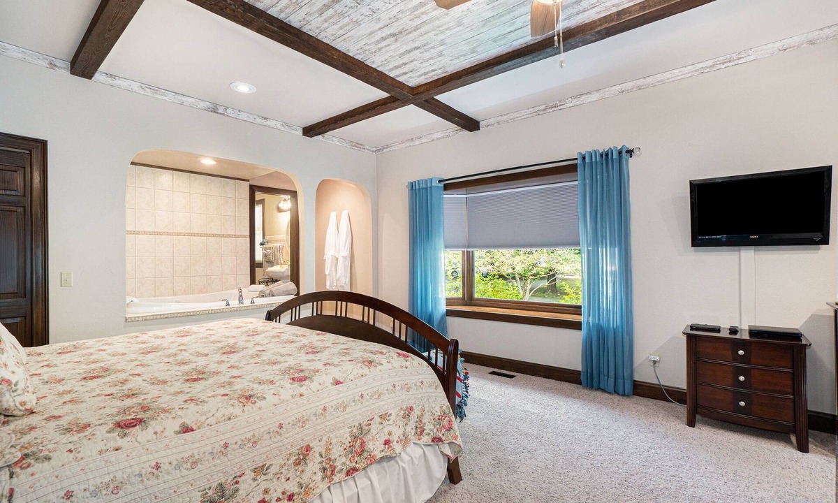 South Haven Bed & Breakfast | Black River Inn Bed and Breakfast