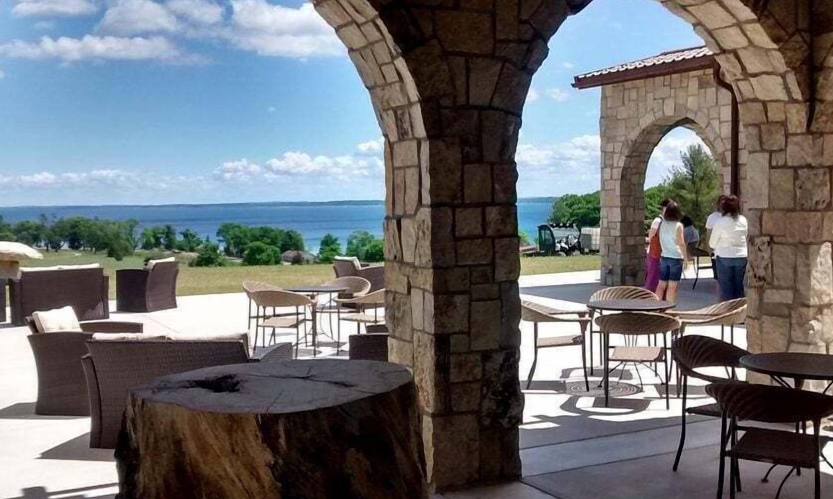 Mayfield Cottage | Boardman Riverfront Retreat Close to Downtown TC 800