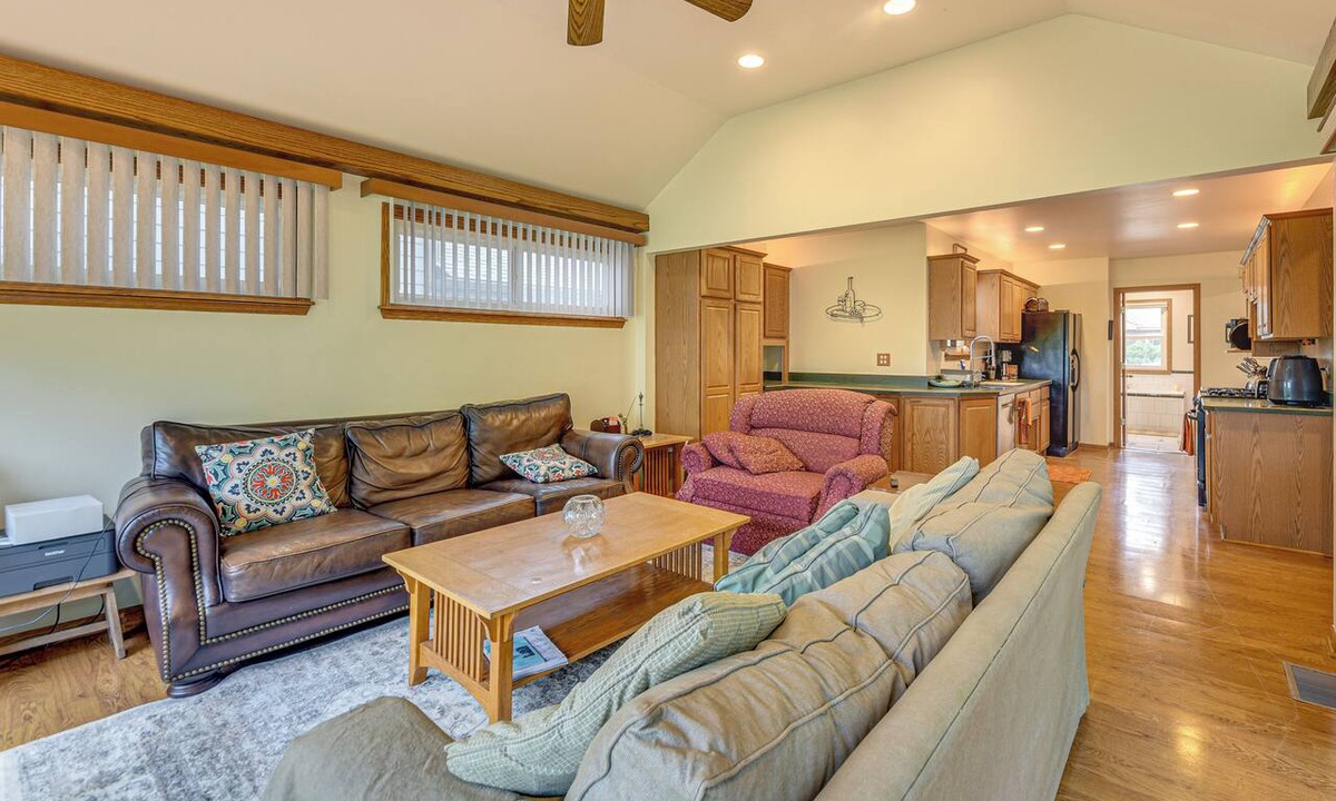 Spring Grove House | Boater's Base! Waterfront Chain O Lakes Hideaway