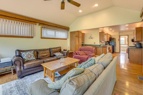 Spring Grove House | Boater's Base! Waterfront Chain O Lakes Hideaway