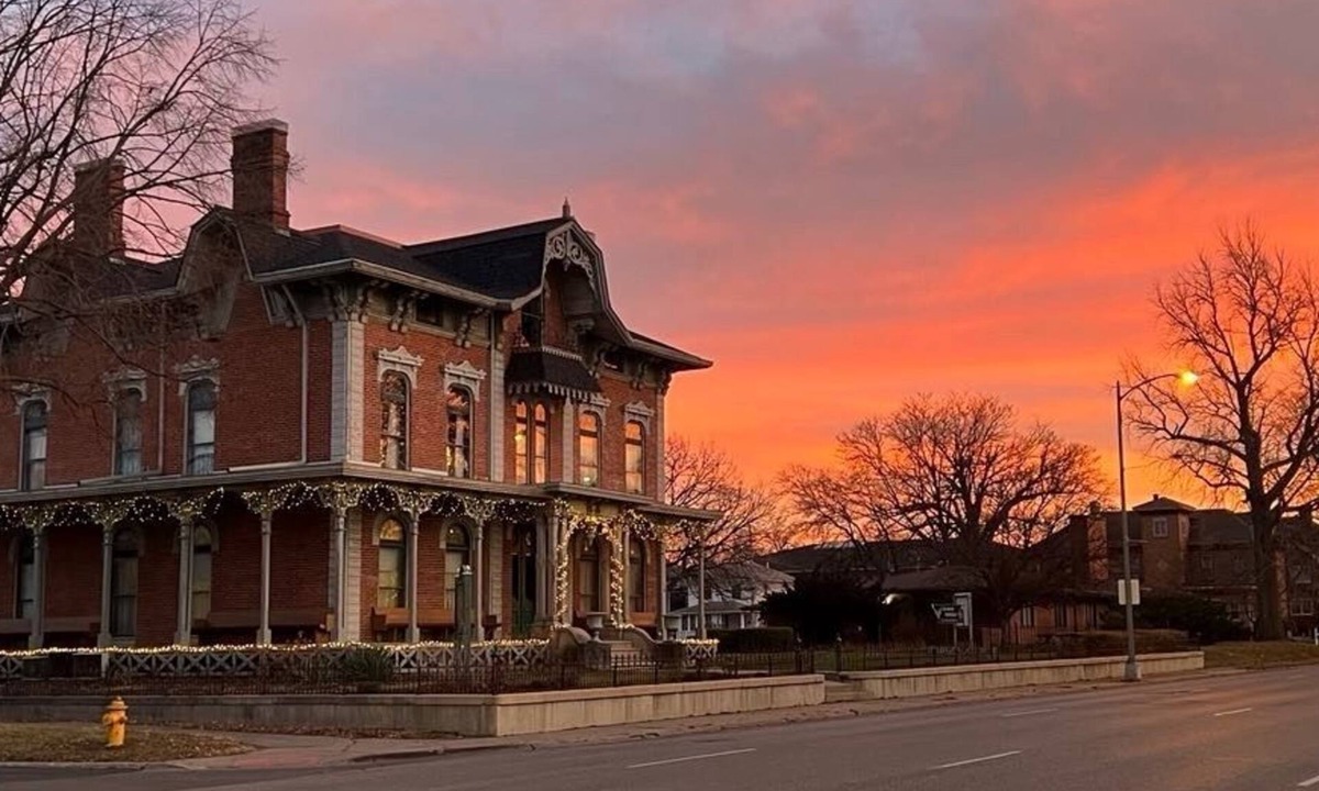 Davenport House | Book your Holiday Events! Message for more information 🏰🌲🥂