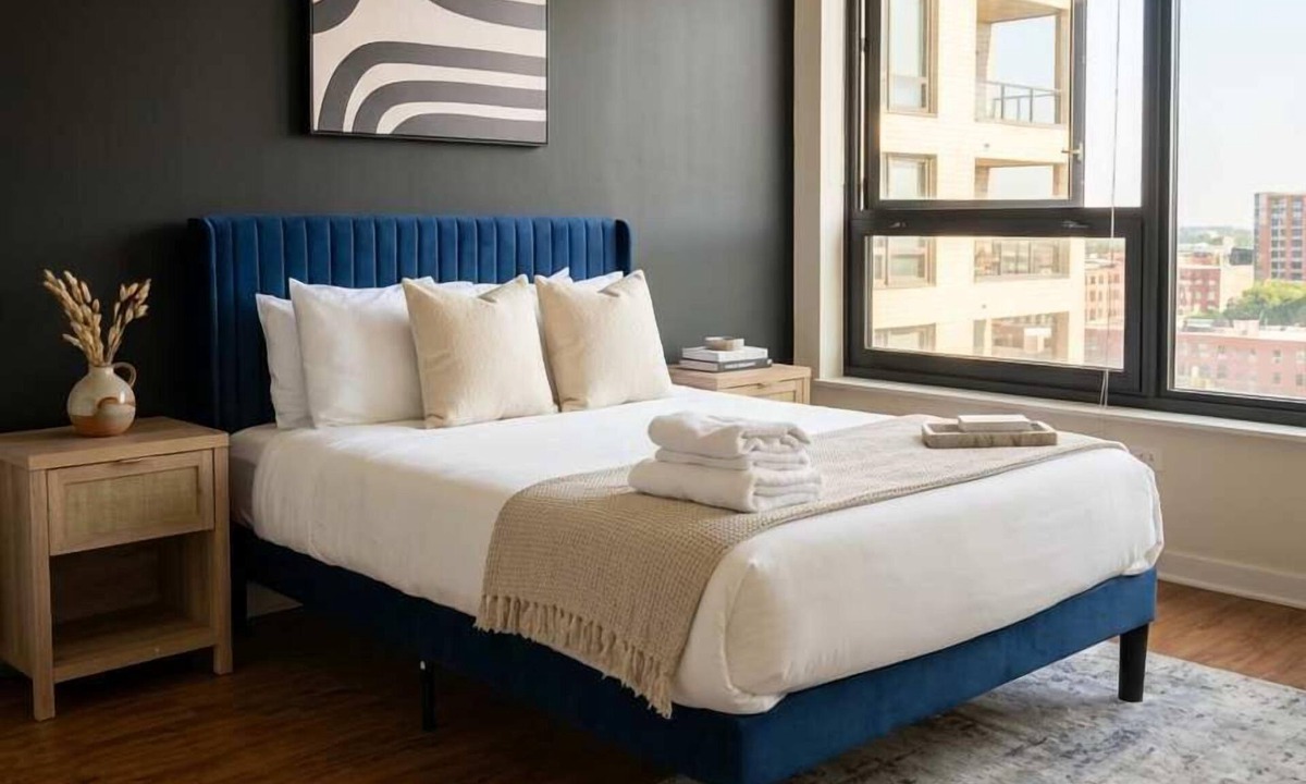 Near North Side Apartment | Boulevard Stays Just 5 Minutes from Magnificent Mile and River North 06