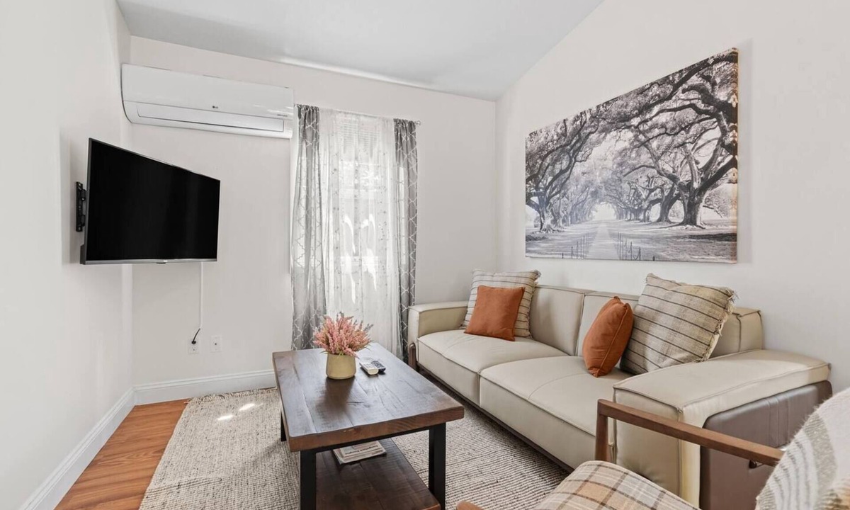 Douglas Apartment | Bright 1-BR Apartment in Downtown Douglas