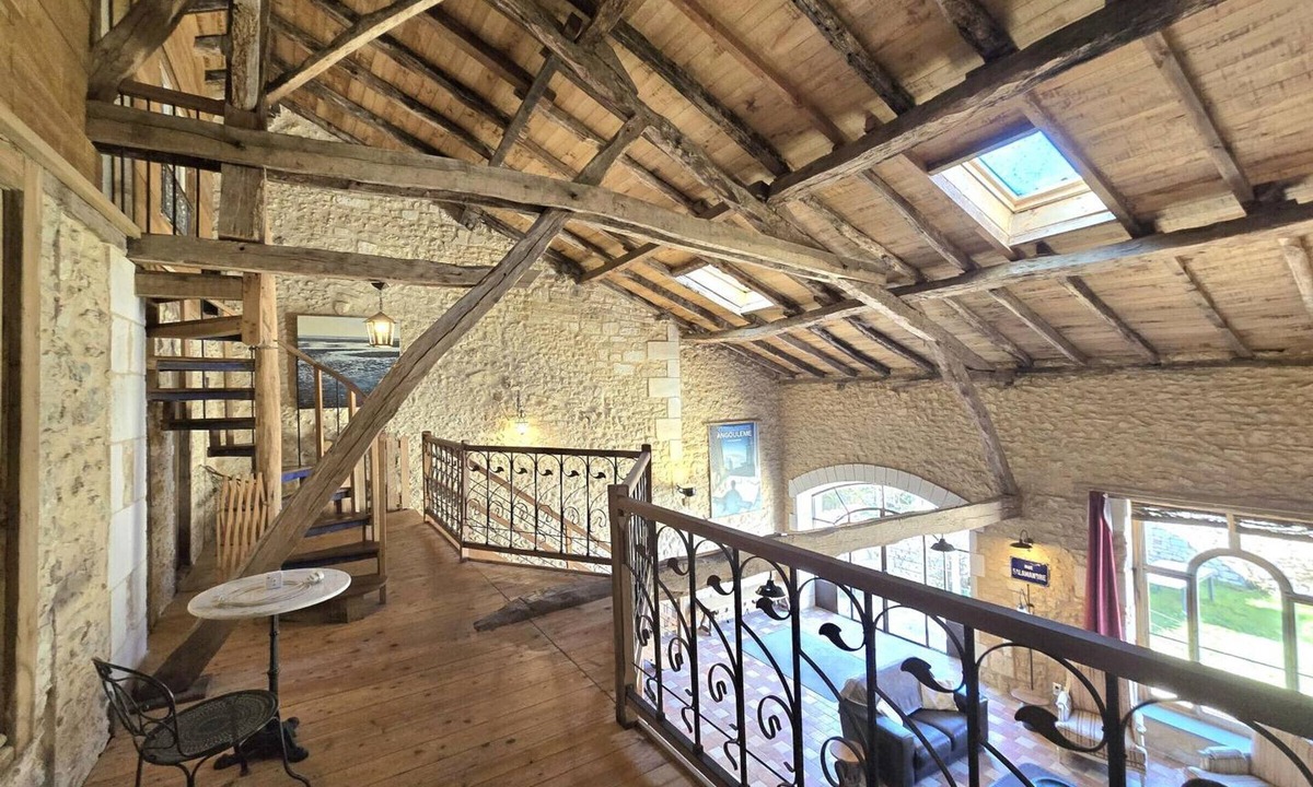 Champagnac-de-Belair Cottage | Bright 3-bedroom cottage with WiFi and parking in Champagnac-de-Belair