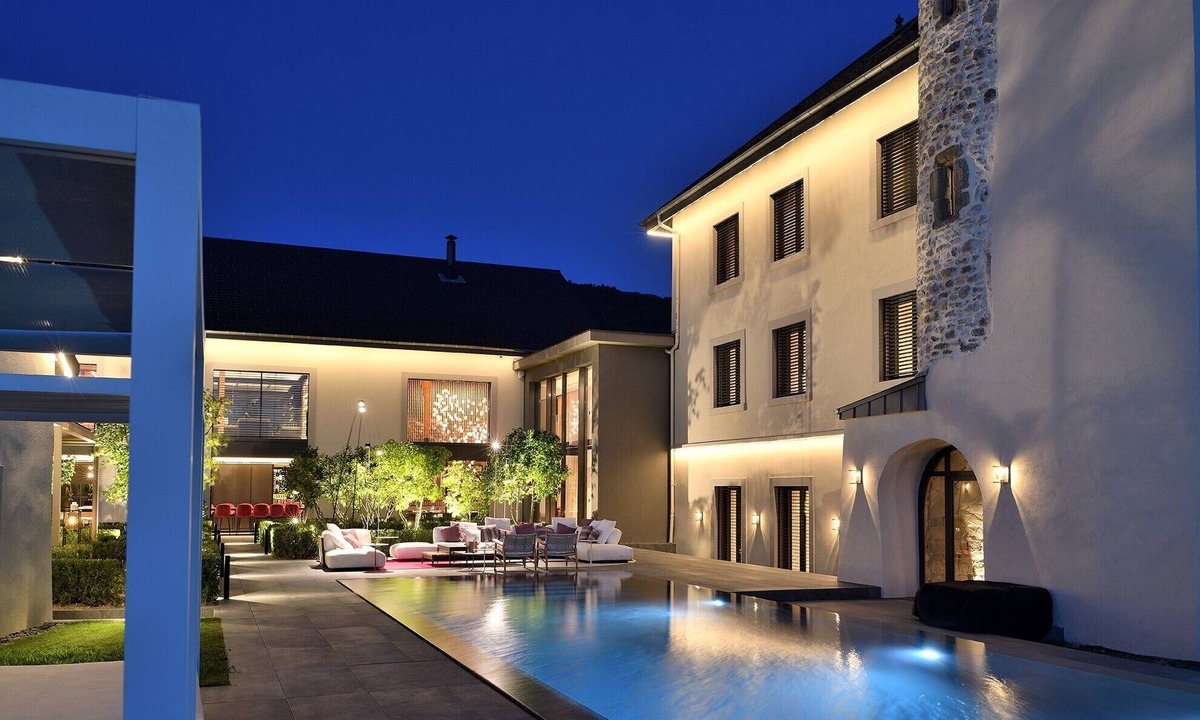 Saint-Cergues Villa | Château de Neydens – Luxury Villa near Geneva for 19 Guests