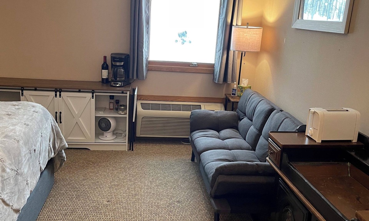 Mancelona Condo | Charming 1 Room condo at the base of Schuss Mountain. Ski in Ski out. Golf